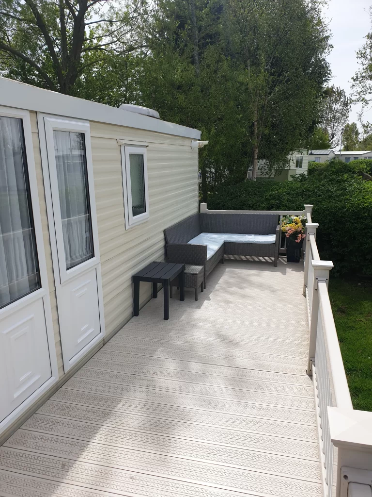 PARKSIDE 59 DECKING RENTABREAKSKEGNESS.COM BUTLINS SKEGNESS